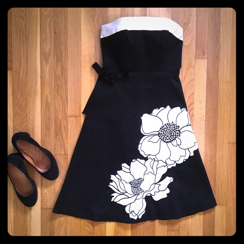 White House l Black Market size 6 Dress